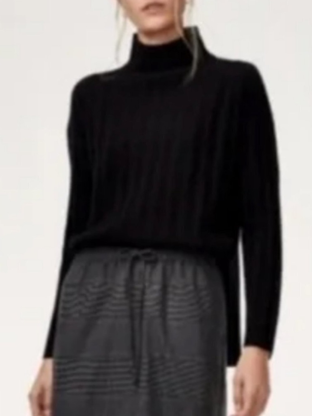 Aritzia Babaton Cashmere Wool Slim Fit Hi-Low Knit Turtleneck Sweater GUC